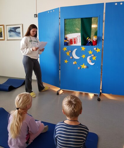 Dukketeaterforestilling for barn - Klikk for stort bilde