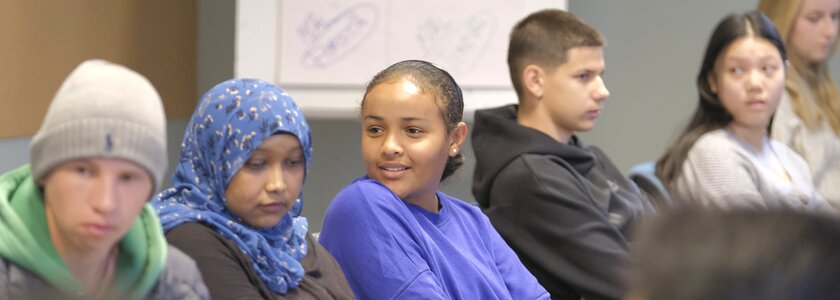 Nansen Fredssenter ønsker skoleelever velkommen til øvelser, refleksjoner og samtaler om tema som angår elevenes liv. - Klikk for stort bilde